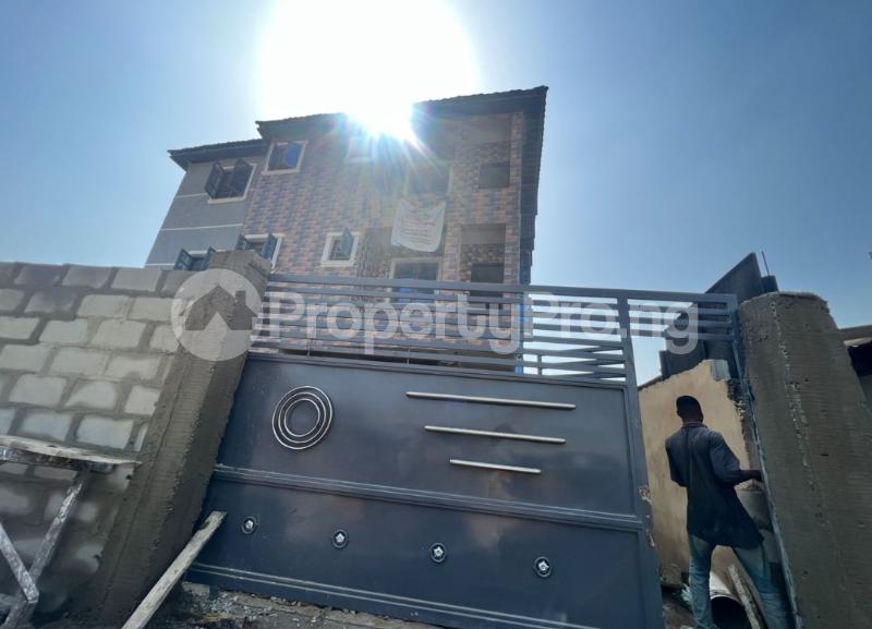 2 bedroom Flat / Apartment for rent Iwaya Yaba Lagos - 7