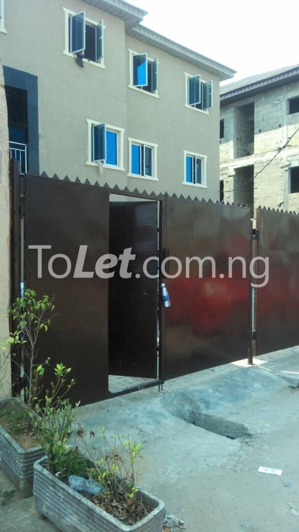 2 bedroom Flat / Apartment for rent Akinwumi Alagomeji Yaba Lagos