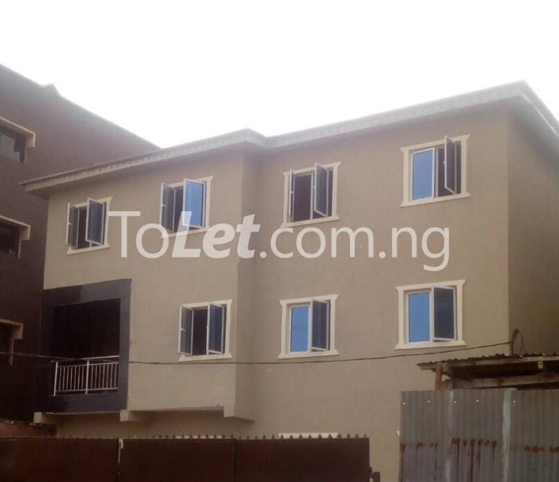 2 bedroom Flat / Apartment for rent Akinwumi Alagomeji Yaba Lagos