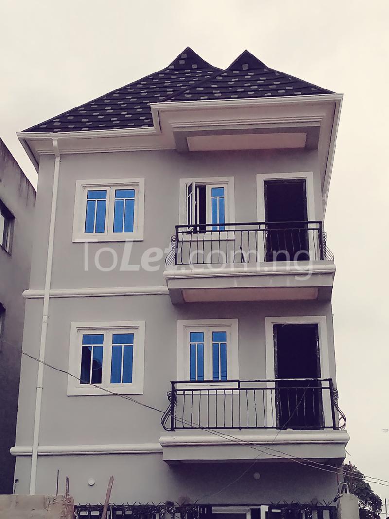 2 bedroom Flat / Apartment for rent   Adekunle Yaba Lagos