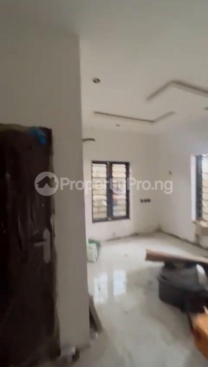 2 bedroom House for rent Arowojobe Estate Mende Maryland Lagos