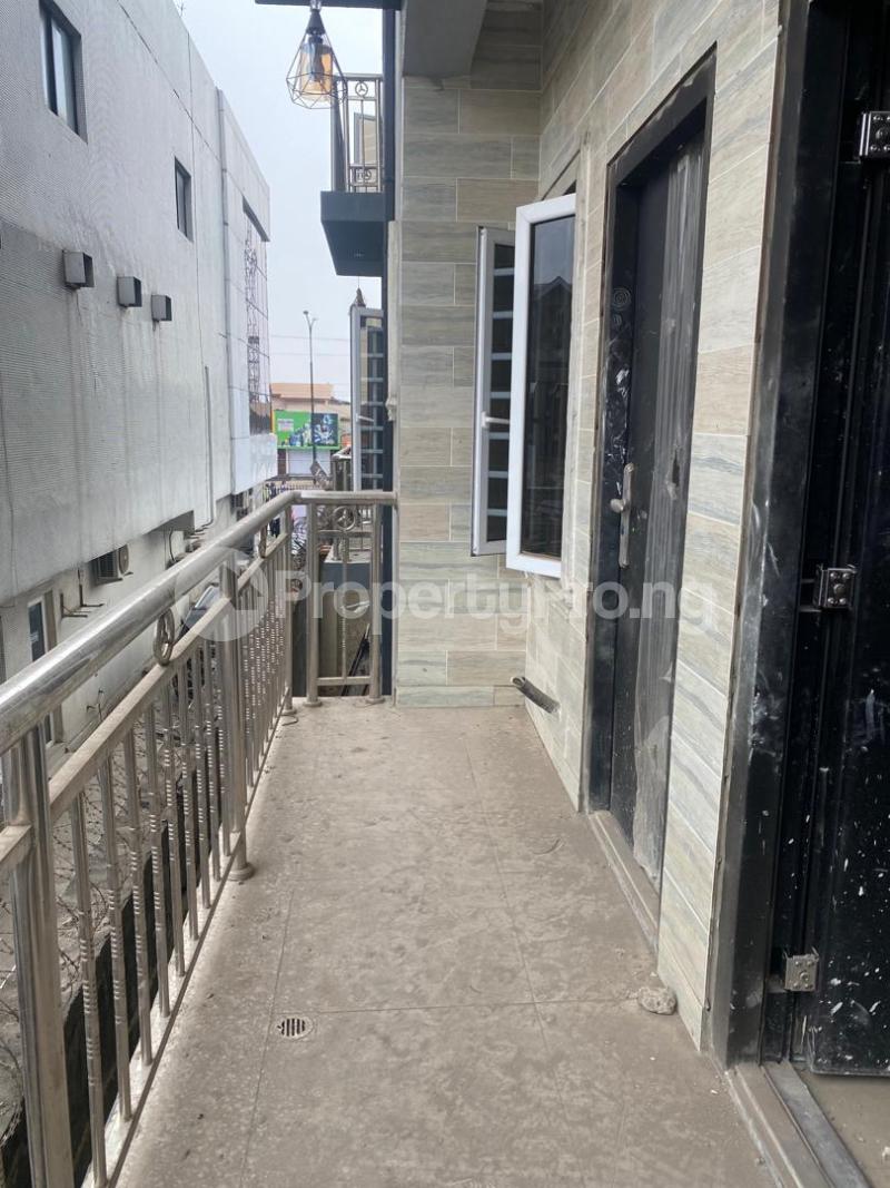 2 bedroom Flat / Apartment for rent Ebute Meta Adekunle Yaba Lagos