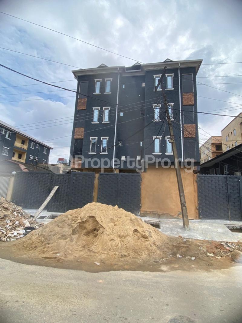 2 bedroom Flat / Apartment for rent Alagomeji Alagomeji Yaba Lagos