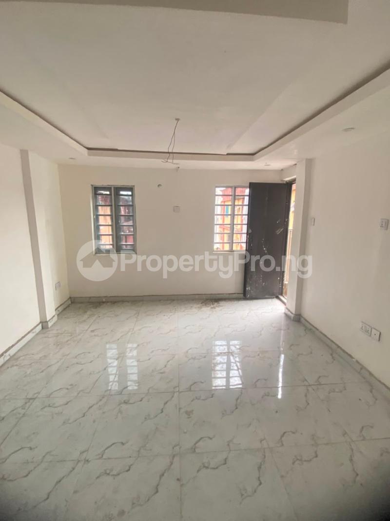 2 bedroom Flat / Apartment for rent Adekunle Adekunle Yaba Lagos
