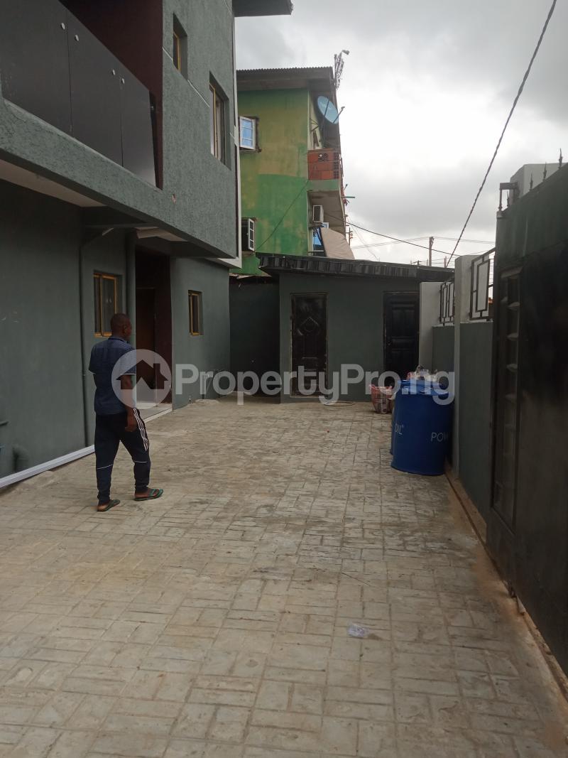 2 bedroom Flat / Apartment for rent Palmgroove Ikorodu road(Ilupeju) Ilupeju Lagos