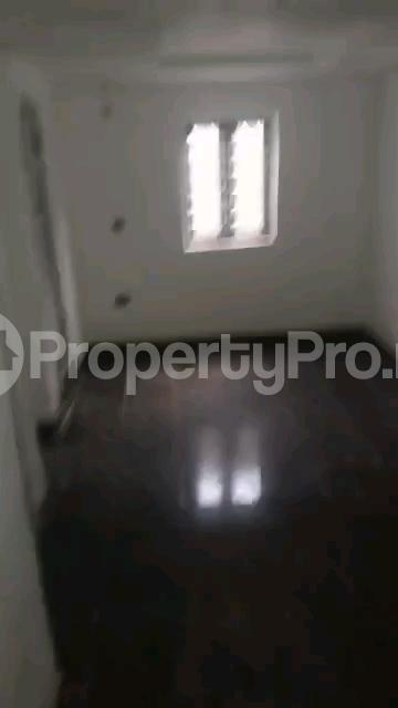 2 bedroom House for rent Adekunle Yaba Lagos