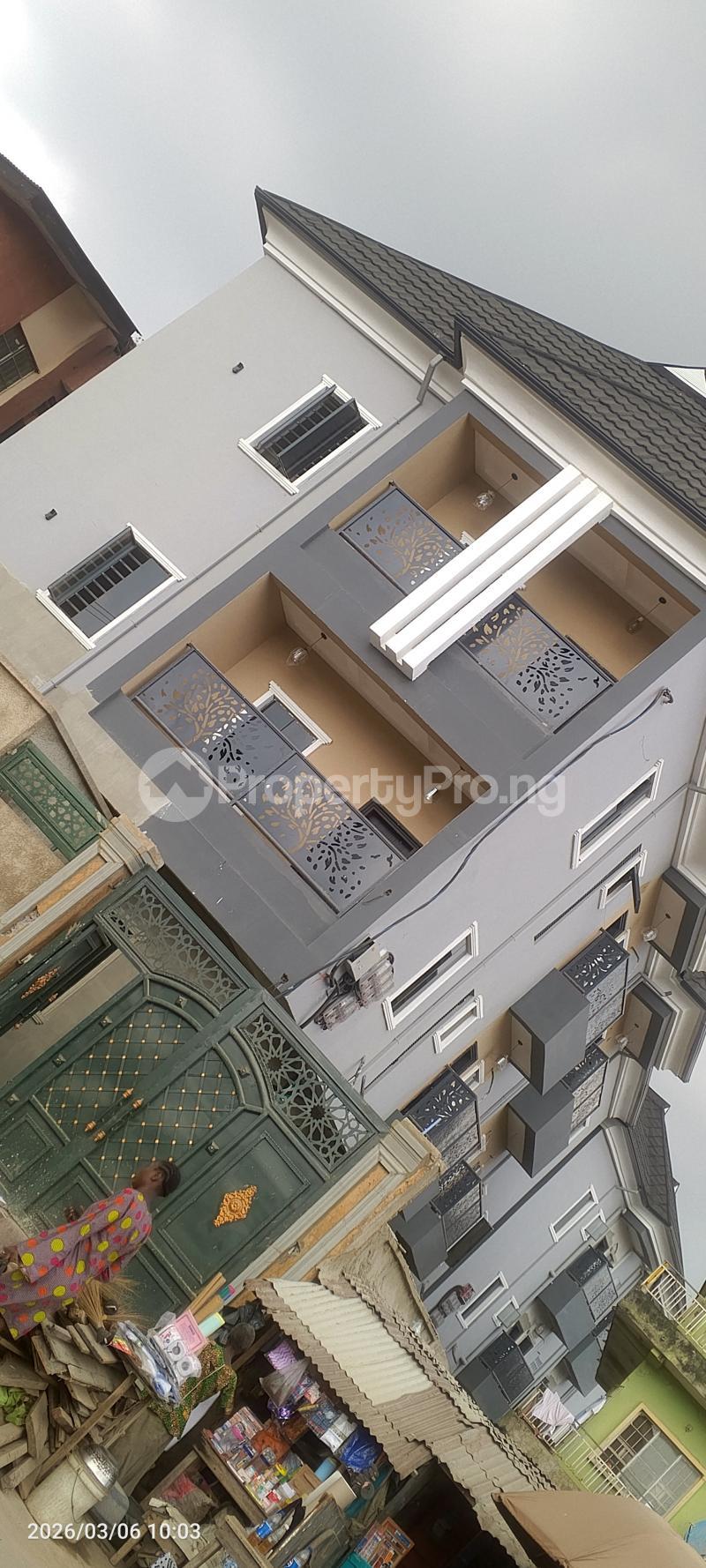 2 bedroom Flat / Apartment for rent Iwaya Yaba Lagos