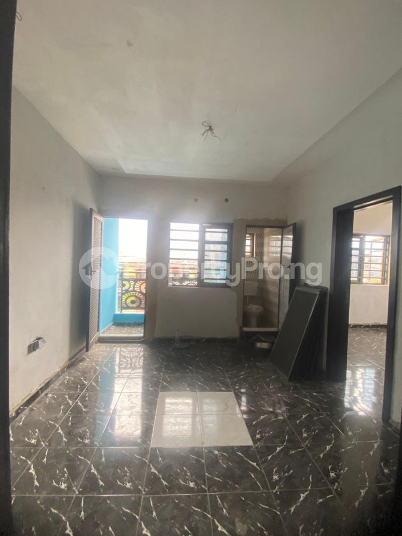 2 bedroom Flat / Apartment for rent Somolu Fola Agoro Yaba Lagos