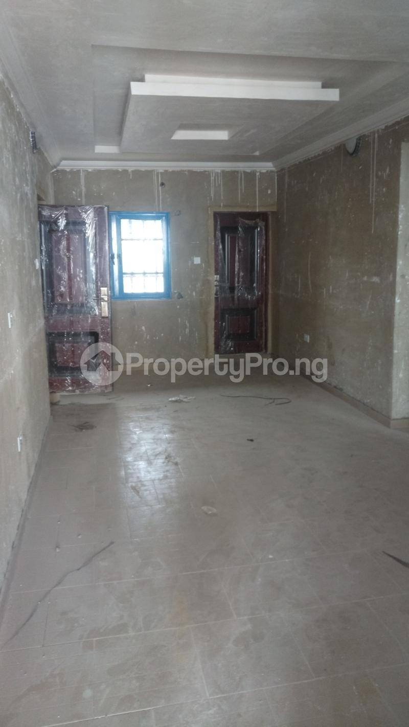 2 bedroom Flat / Apartment for rent Omole Phase 2, Off Cmd Road. Omole phase 2 Ojodu Lagos