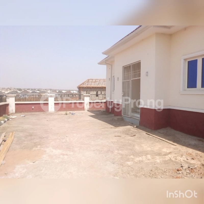 2 bedroom House for rent Lugbe,after Voice Of Nigeria Estate Lugbe Abuja - 6