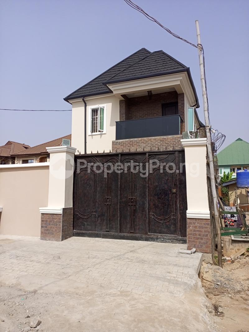 2 bedroom Flat / Apartment for rent Off Aiyelegun Road, Bucknor Isolo Lagos