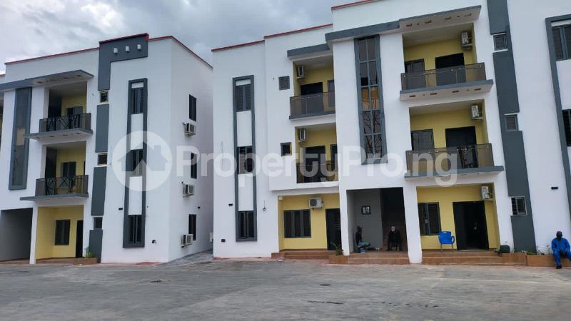 3 bedroom Flat / Apartment for sale Olaleye Estate Iponri Surulere Iponri Surulere Lagos
