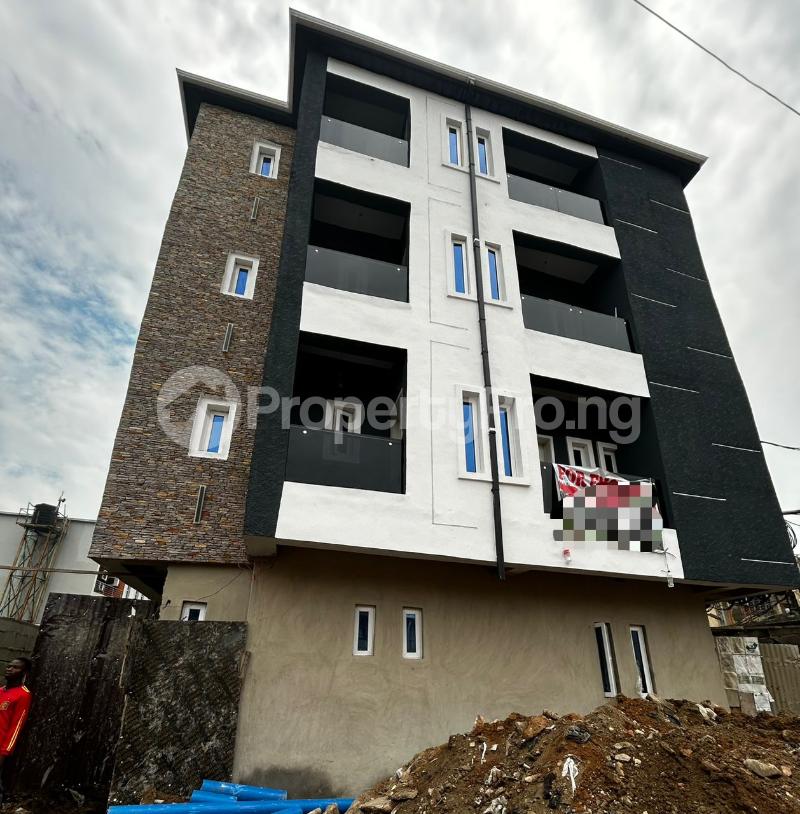 2 bedroom House for sale Sabo Yaba Lagos