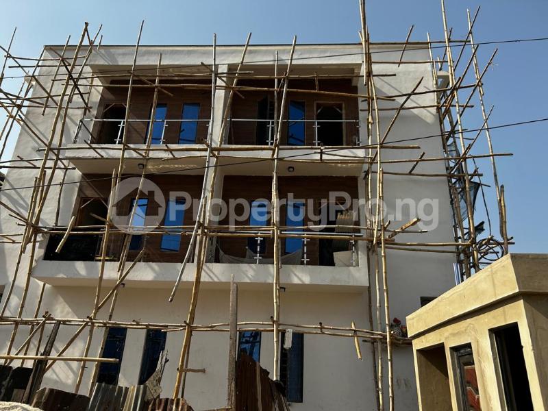 2 bedroom House for sale Fola Agoro Yaba Lagos