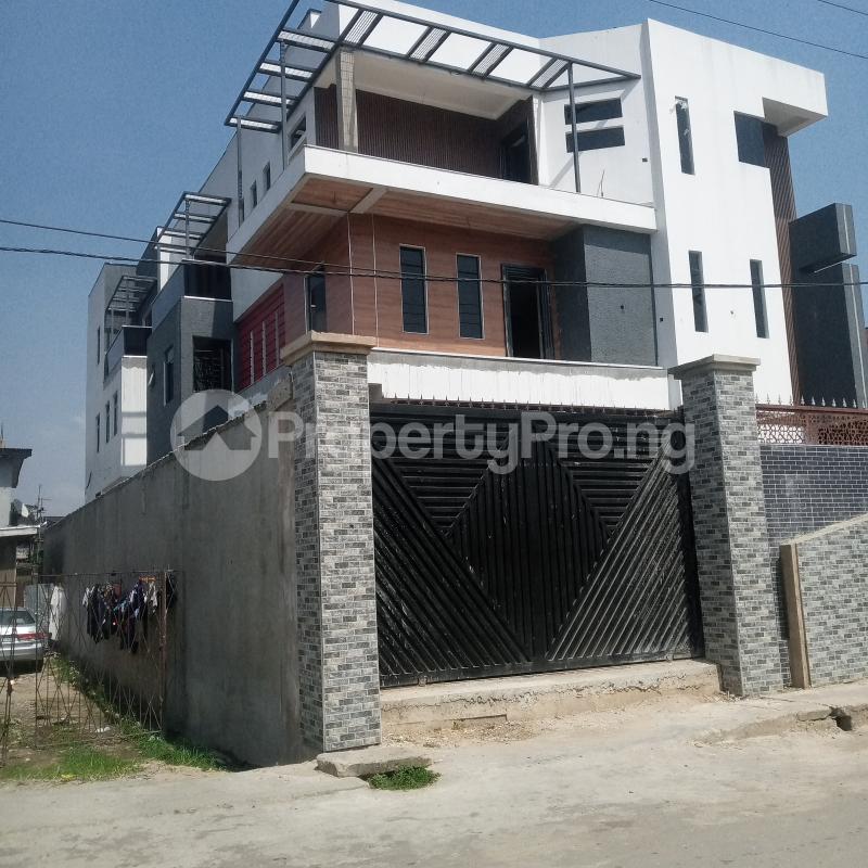 3 bedroom Flat / Apartment for rent Alagomeji Yaba Lagos