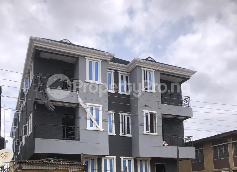 2 bedroom House for rent Onike Yaba Lagos
