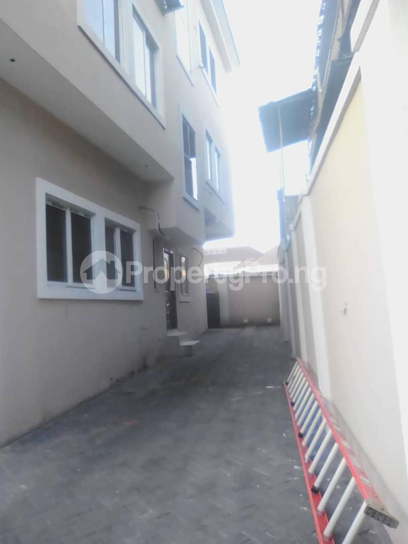 2 bedroom House for rent Osapa Osapa london Lekki Lagos