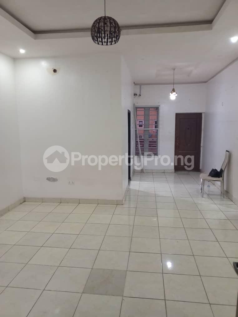 2 bedroom House for rent Agbonyi Street Off Adelabu Surulere Lagos - 5