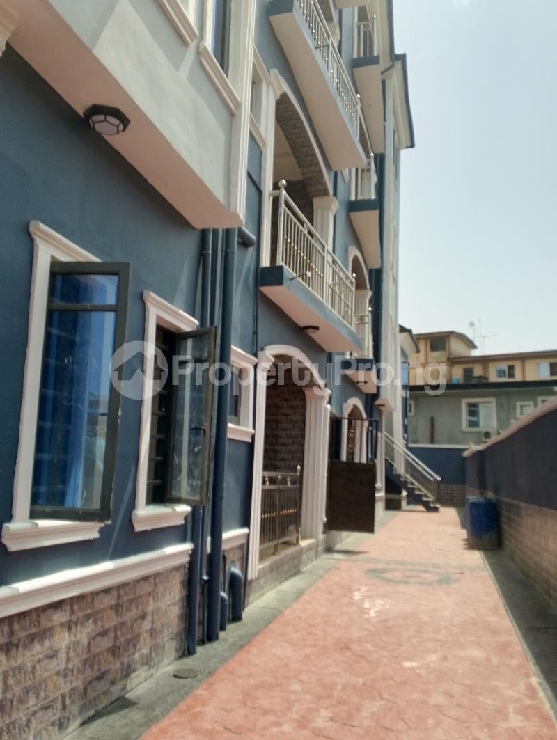 2 bedroom House for rent Off Randle Avenue Surulere Lagos
