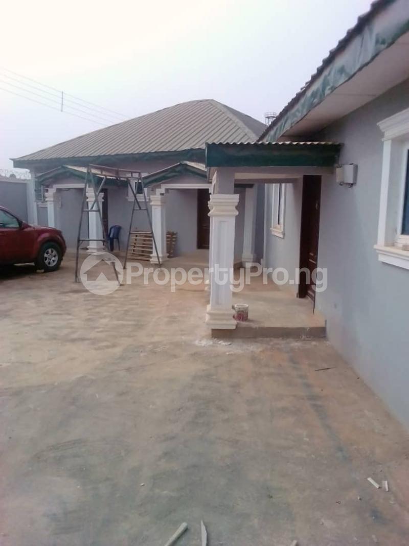 3 bedroom Flat / Apartment for rent Onifade Bus Stop, Mopol Junction. Ayobo Ipaja Lagos