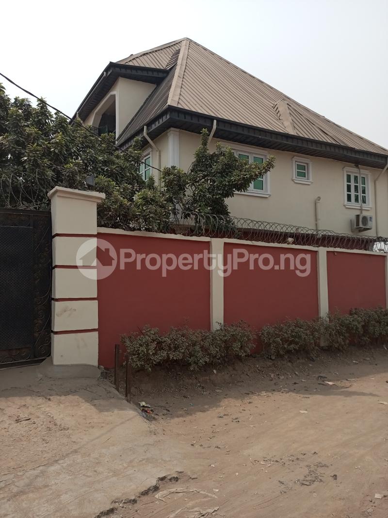 3 bedroom Flat / Apartment for rent Hotel Bus Stop Bucknor. Bucknor Isolo Lagos - 0