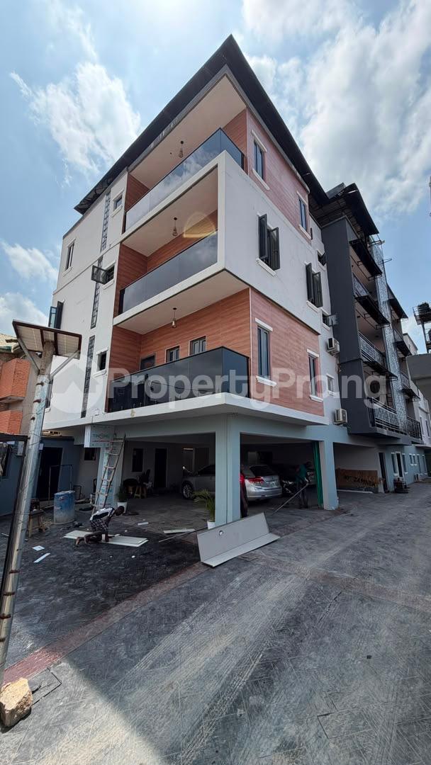 3 bedroom Flat / Apartment for sale Adekunle Yaba Lagos