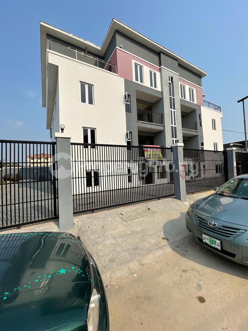 3 bedroom Flat / Apartment for sale Surulere Lagos