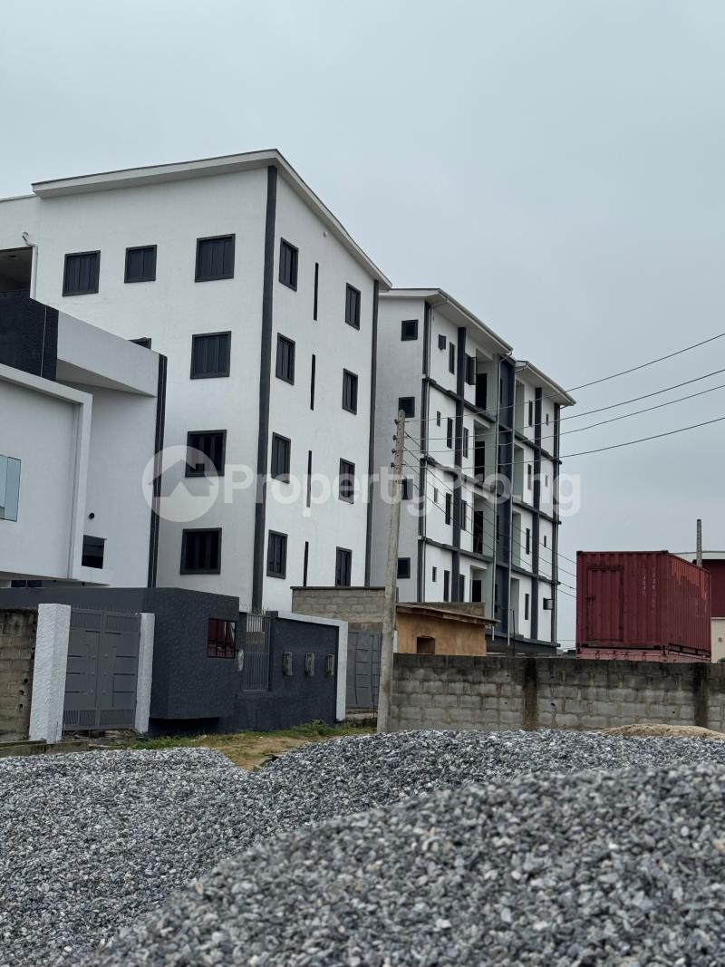 3 bedroom Flat / Apartment for sale Olaleye Newtown Estate Alaka/Iponri Surulere Lagos