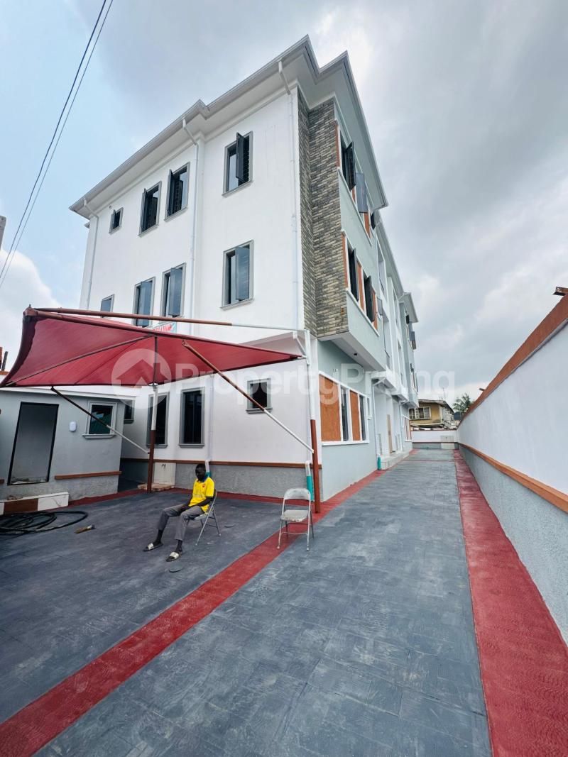 3 bedroom House for sale Surulere Lagos