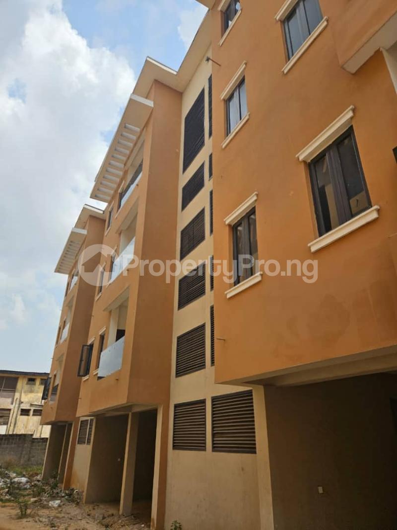 3 bedroom Flat / Apartment for sale Maryland Ikeja Lagos