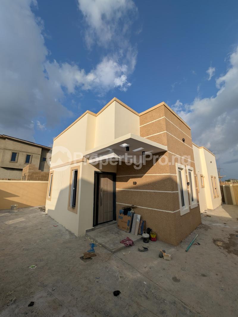 3 bedroom House for sale Obiwale Area Ologuneru, Eleyele Road Ibadan Eleyele Ibadan Oyo