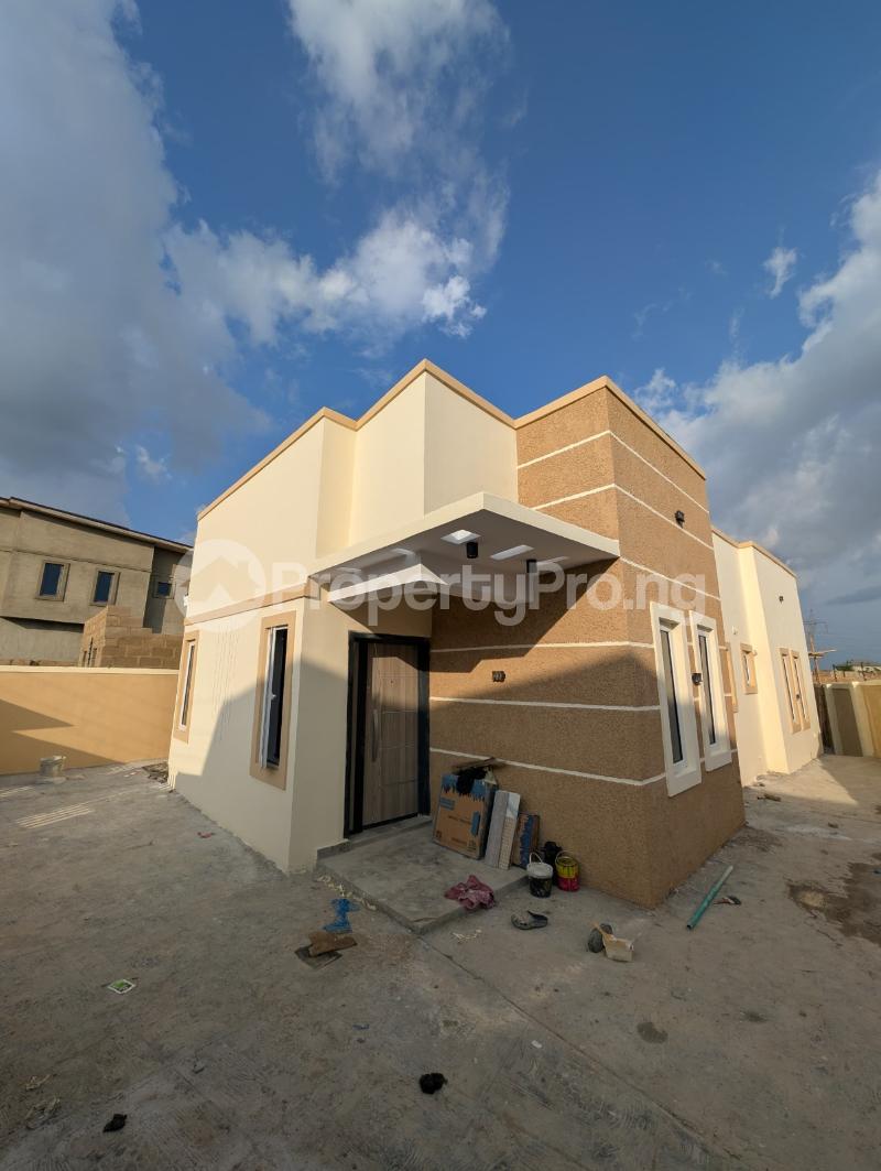 3 bedroom House for sale Obiwale Street, Ologuneru Eleyele Ibadan Oyo