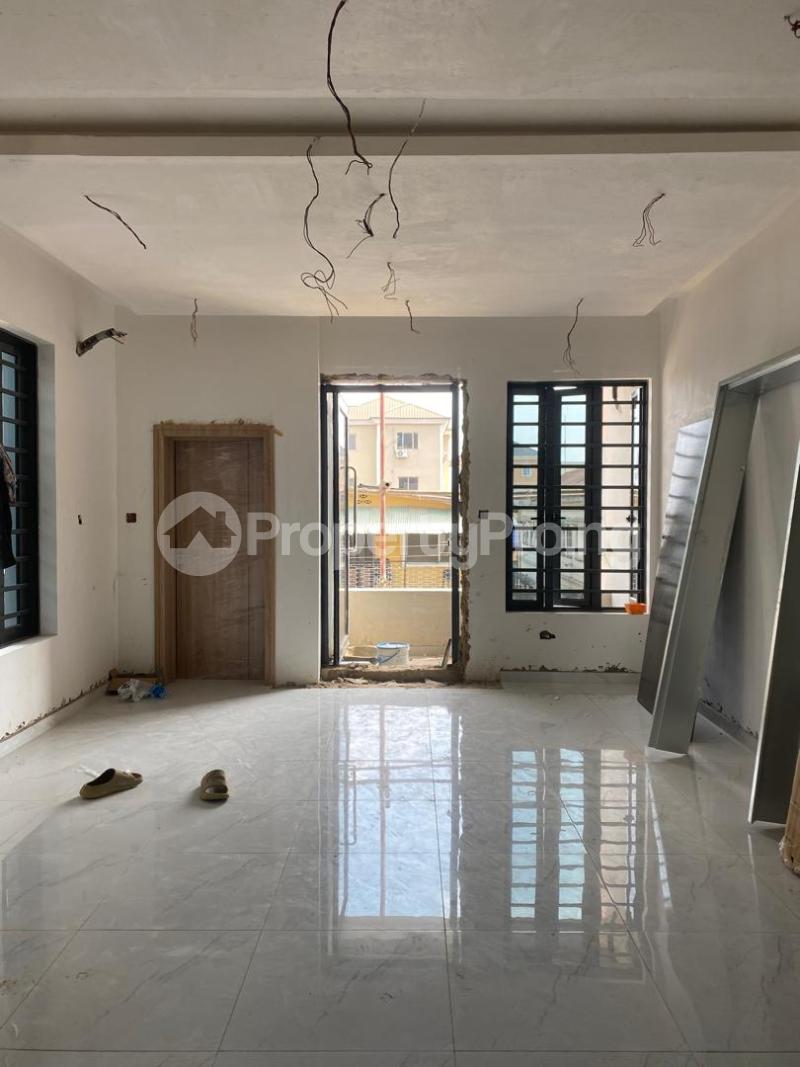 3 bedroom Flat / Apartment for rent  Alagomeji Yaba Lagos