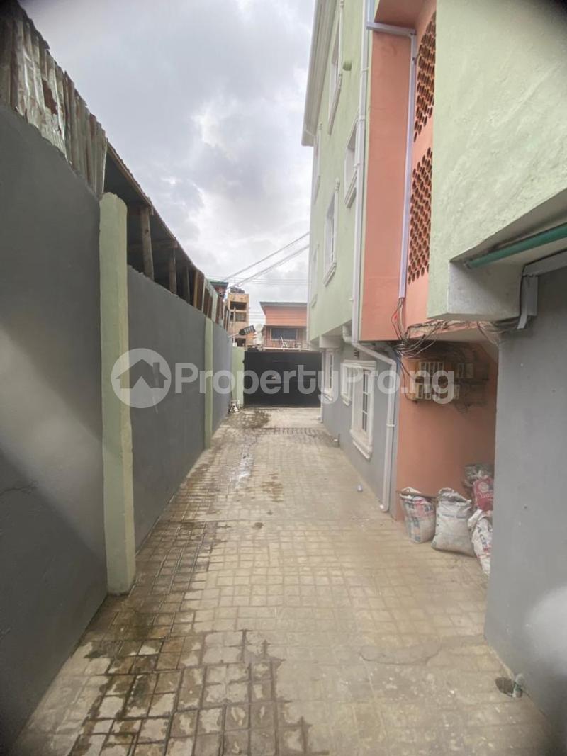 3 bedroom Flat / Apartment for rent Palmgroove Shomolu Shomolu Lagos