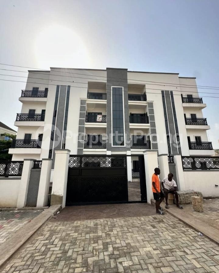 3 bedroom Flat / Apartment for sale Tarred Road Katampe Main Abuja