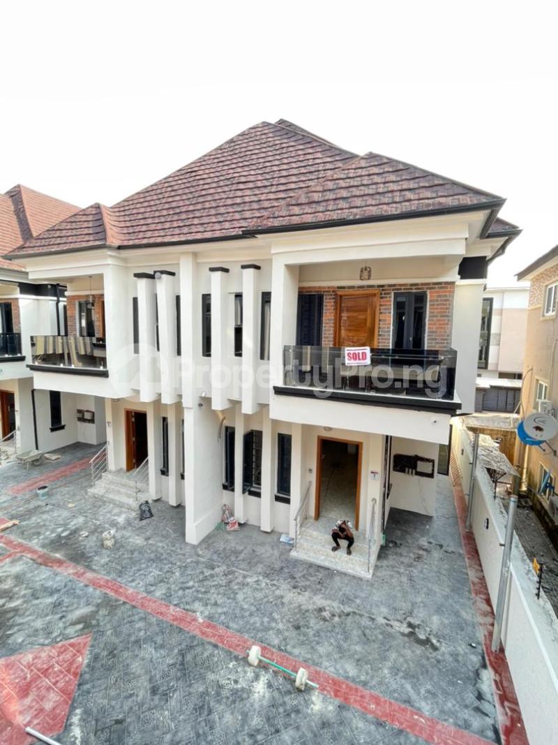 4 bedroom Flat / Apartment for sale 2nd Toll Gate Lekki Phase 2 Lekki Lagos