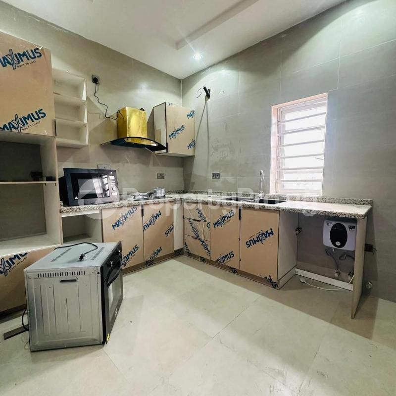 3 bedroom Flat / Apartment for sale Ikeja, Lagos Airport Road(Ikeja) Ikeja Lagos