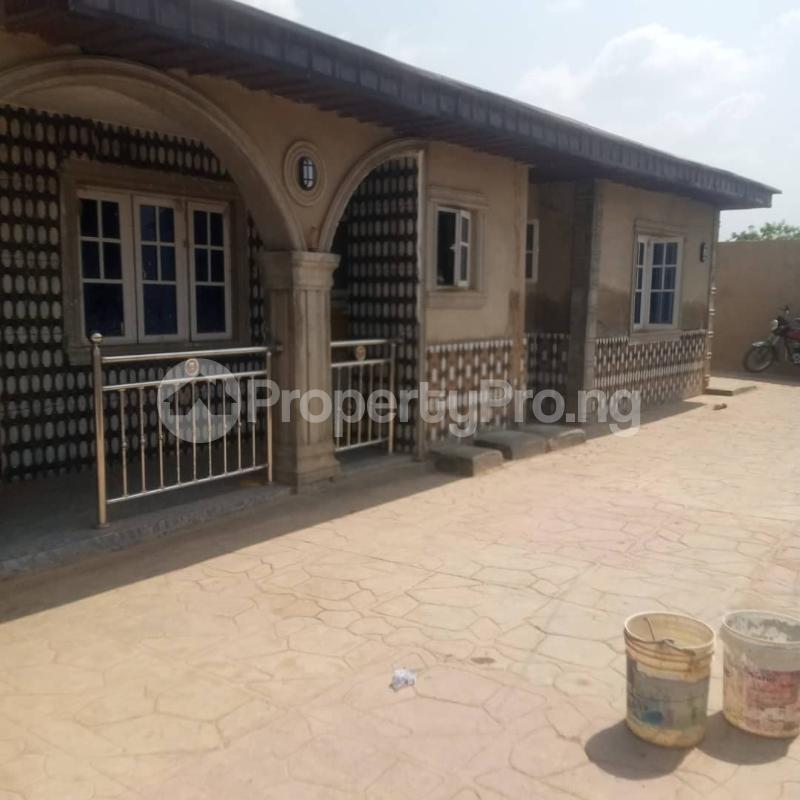 3 bedroom Flat / Apartment for rent Akuru, Elebu Oluyole Extension Akala Express Ibadan Oyo