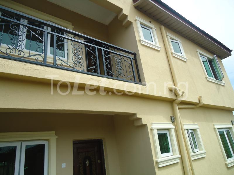 3 bedroom Flat / Apartment for rent Eputu Awoyaya Ajah Lagos