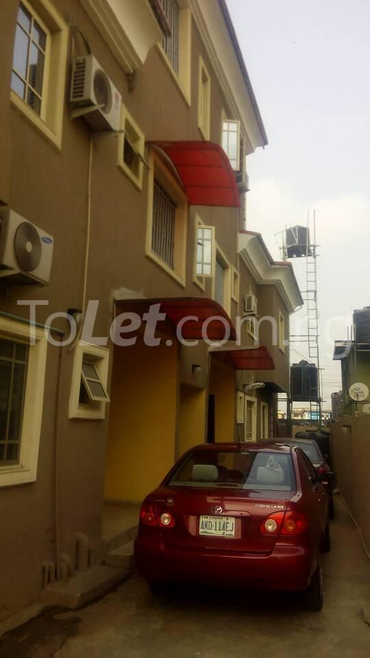3 bedroom Flat / Apartment for rent   Bode Thomas Surulere Lagos