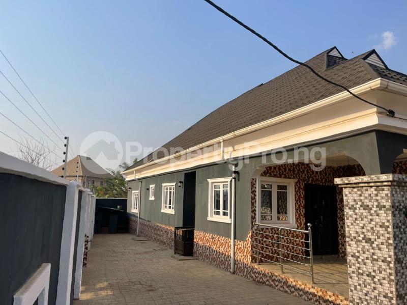 3 bedroom Flat / Apartment for rent National New Ifè Road Alakia Ibadan Oyo