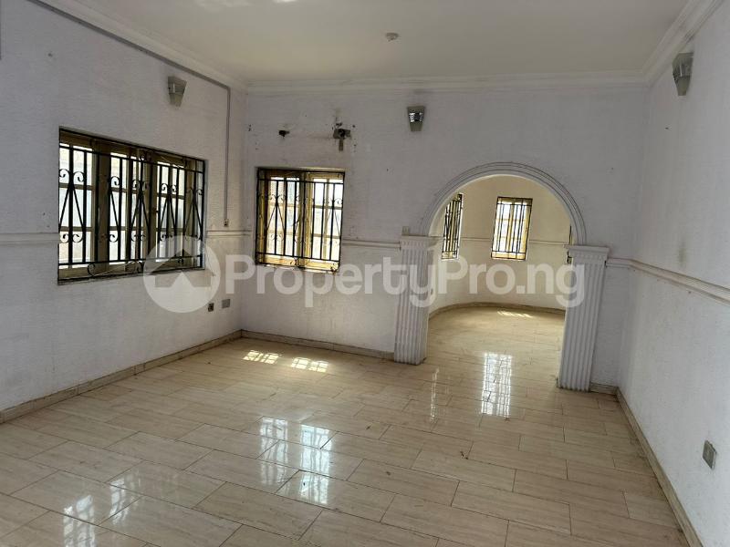 3 bedroom Flat / Apartment for rent Rainbow Behind Agídígbo Fm Akobo Ibadan Oyo