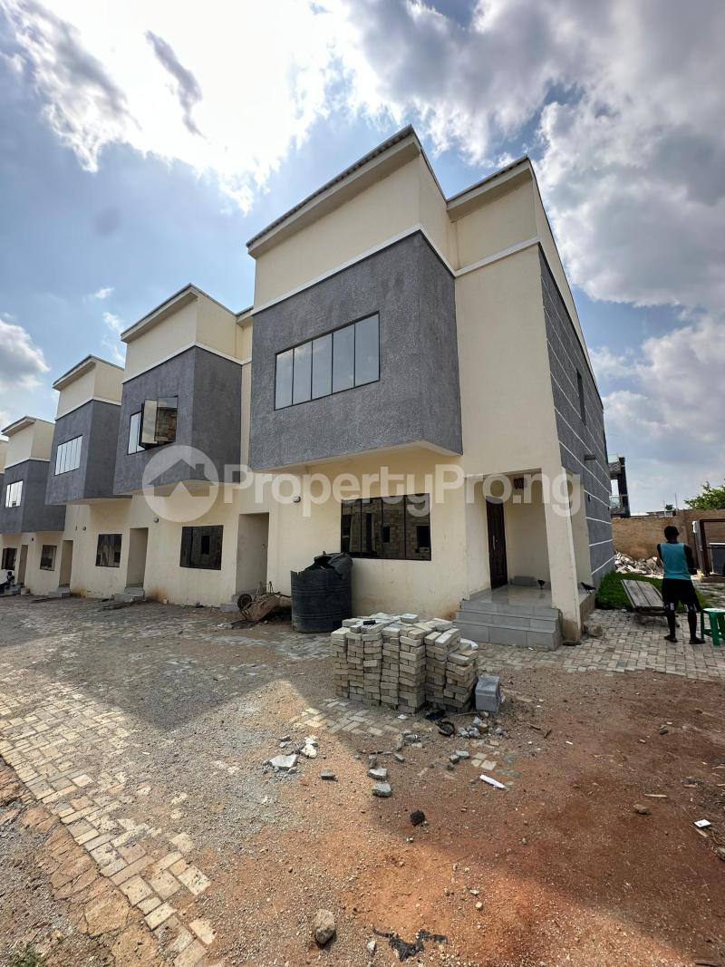 3 bedroom House for sale Close To Beger Yard Life Camp Abuja
