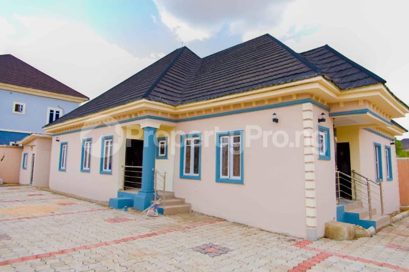 3 bedroom Semi Detached Bungalow House for sale Located At Old Road By Thinkers Conners Enugu