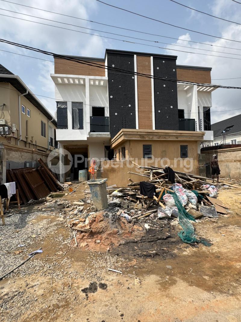 4 bedroom House for sale Surulere Lagos