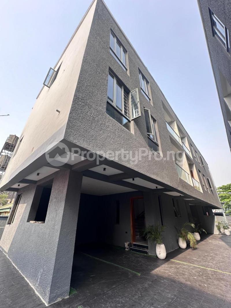 4 bedroom House for sale  Lekki Phase 1 Lekki Lagos