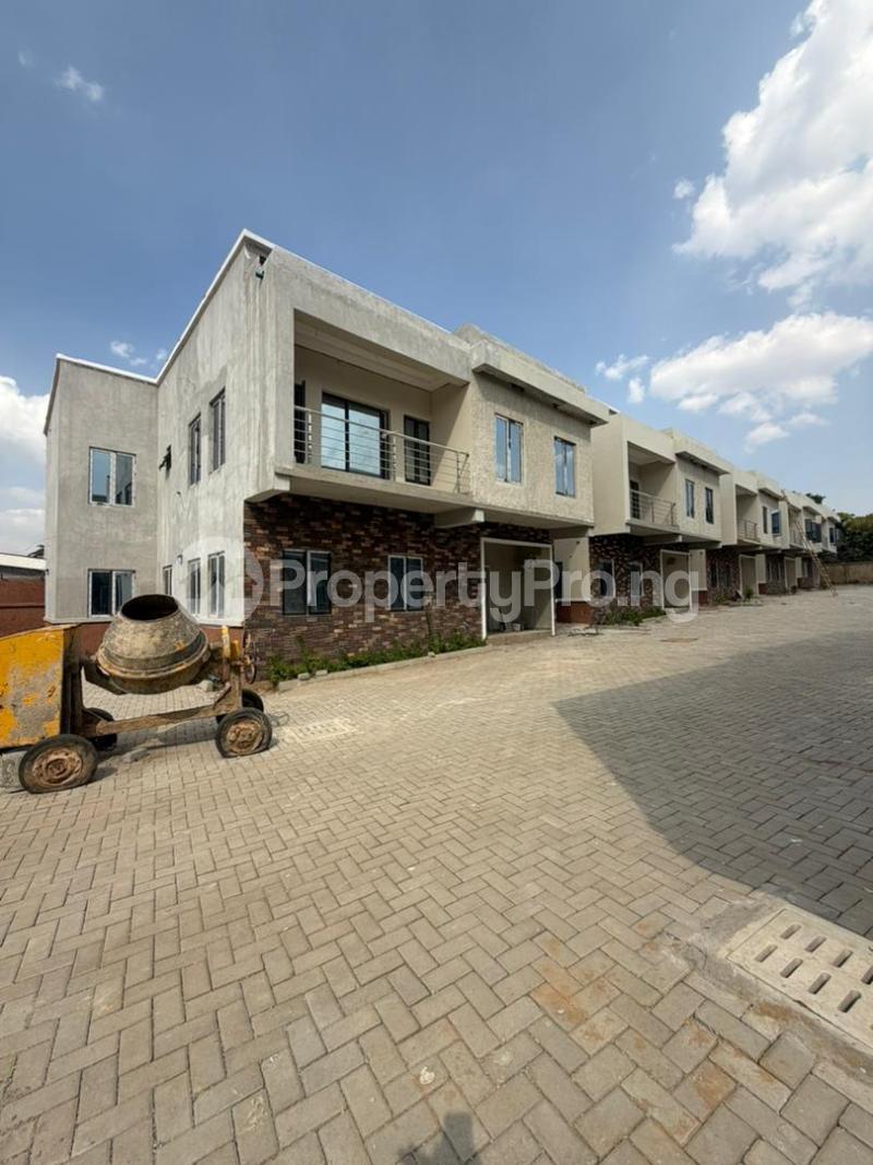 4 bedroom House for sale Life Camp Abuja