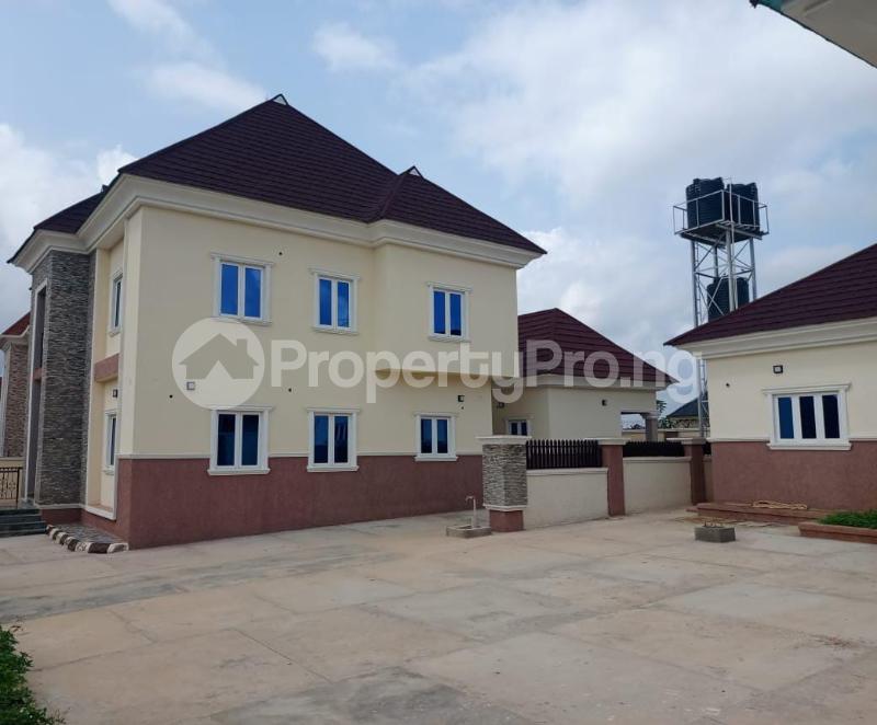 4 bedroom House for rent Along Von Garden Estate Road Lugbe Abuja