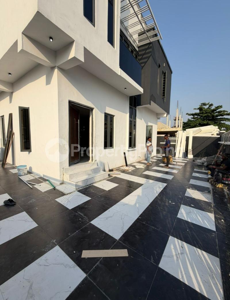 4 bedroom House for rent Mende Maryland Lagos