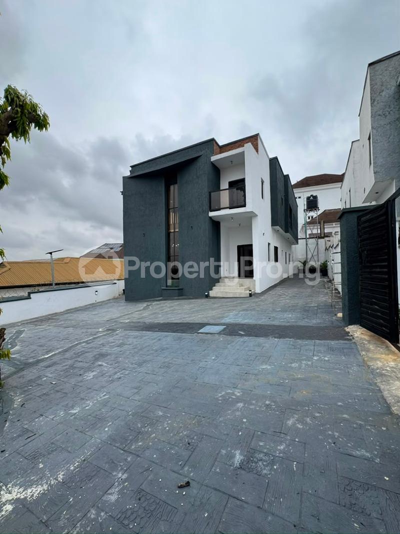 4 bedroom House for sale Alalubosa Ibadan Oyo